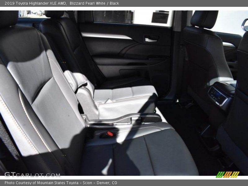 Blizzard Pearl White / Black 2019 Toyota Highlander XLE AWD