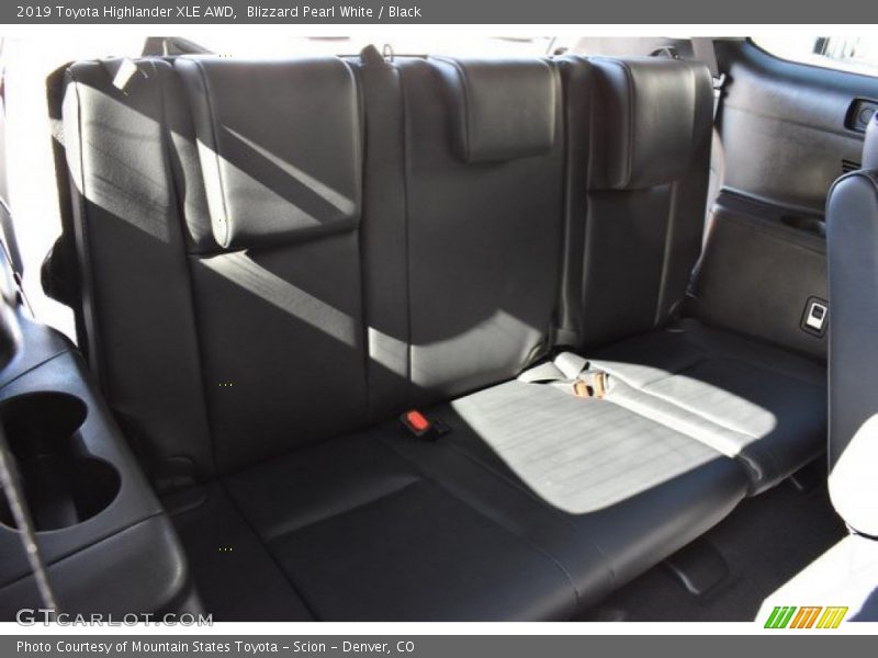 Blizzard Pearl White / Black 2019 Toyota Highlander XLE AWD
