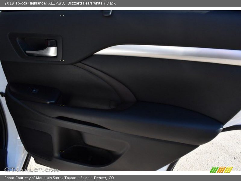 Blizzard Pearl White / Black 2019 Toyota Highlander XLE AWD