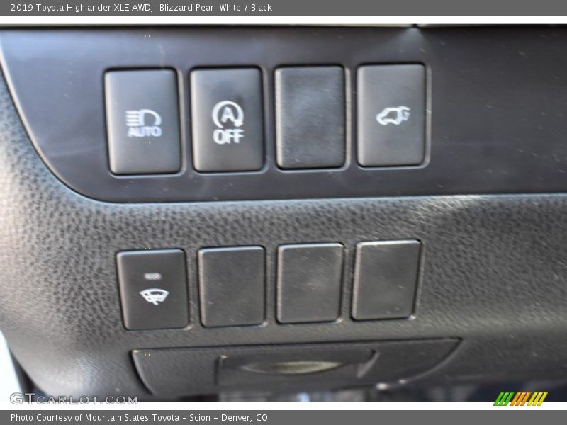 Blizzard Pearl White / Black 2019 Toyota Highlander XLE AWD