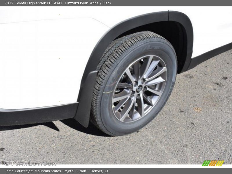 Blizzard Pearl White / Black 2019 Toyota Highlander XLE AWD