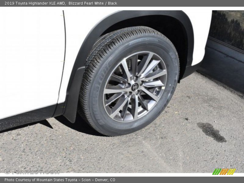 Blizzard Pearl White / Black 2019 Toyota Highlander XLE AWD