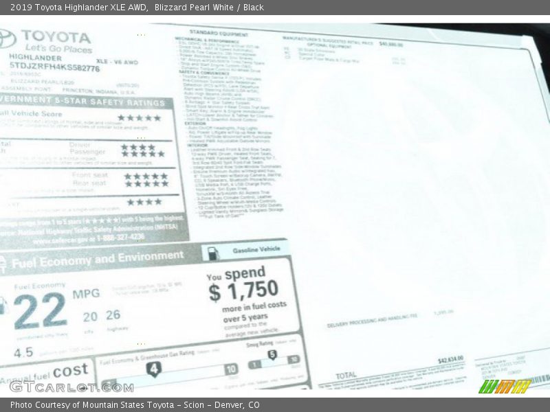 Blizzard Pearl White / Black 2019 Toyota Highlander XLE AWD