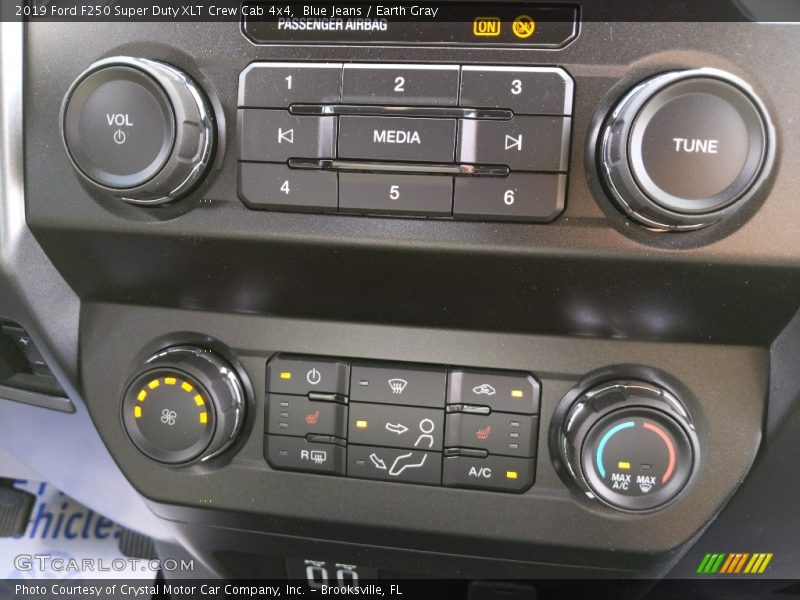 Blue Jeans / Earth Gray 2019 Ford F250 Super Duty XLT Crew Cab 4x4