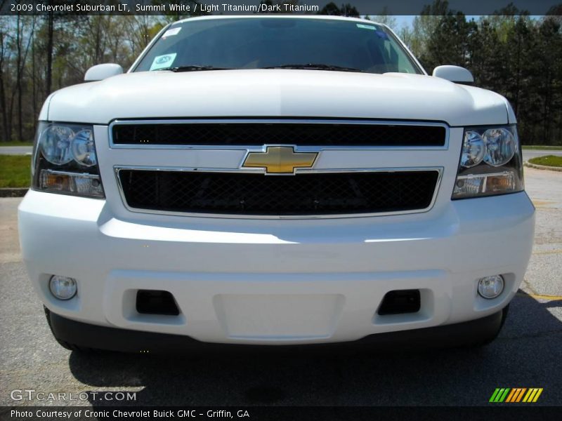 Summit White / Light Titanium/Dark Titanium 2009 Chevrolet Suburban LT