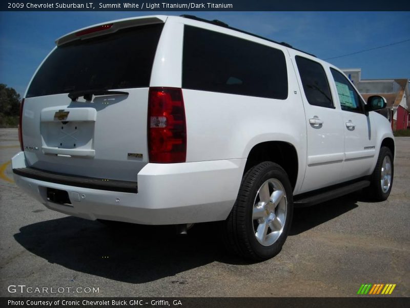 Summit White / Light Titanium/Dark Titanium 2009 Chevrolet Suburban LT
