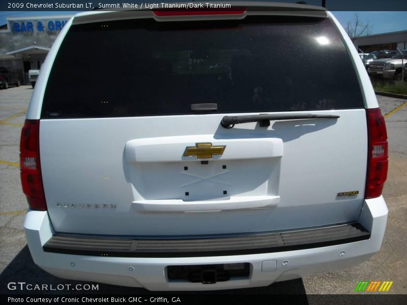 Summit White / Light Titanium/Dark Titanium 2009 Chevrolet Suburban LT
