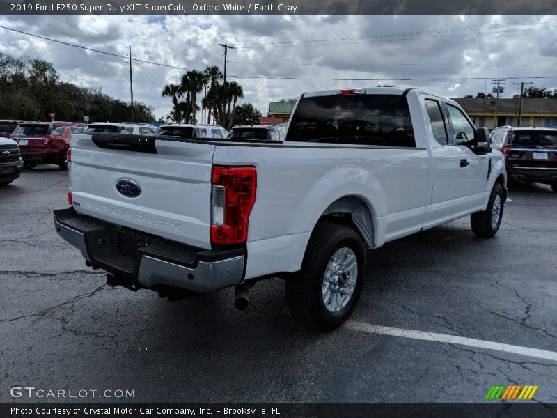 Oxford White / Earth Gray 2019 Ford F250 Super Duty XLT SuperCab