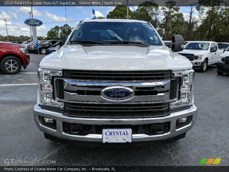 Oxford White / Earth Gray 2019 Ford F250 Super Duty XLT SuperCab