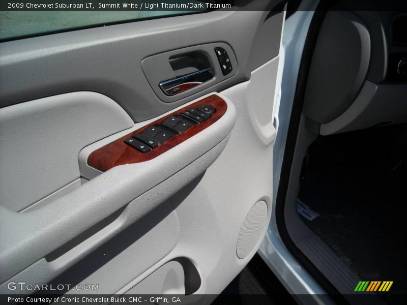 Summit White / Light Titanium/Dark Titanium 2009 Chevrolet Suburban LT