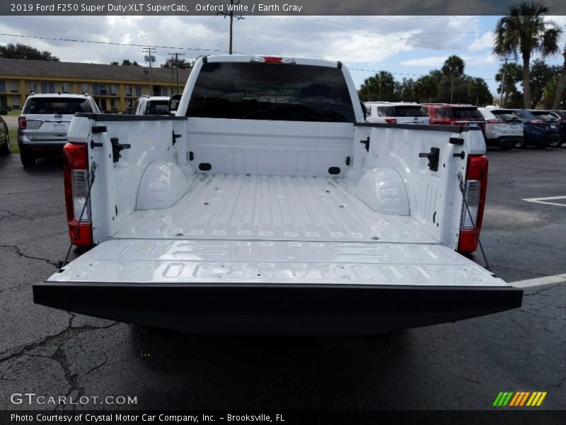 Oxford White / Earth Gray 2019 Ford F250 Super Duty XLT SuperCab