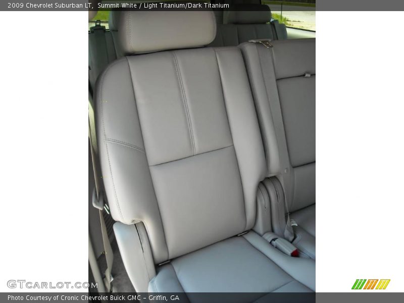 Summit White / Light Titanium/Dark Titanium 2009 Chevrolet Suburban LT
