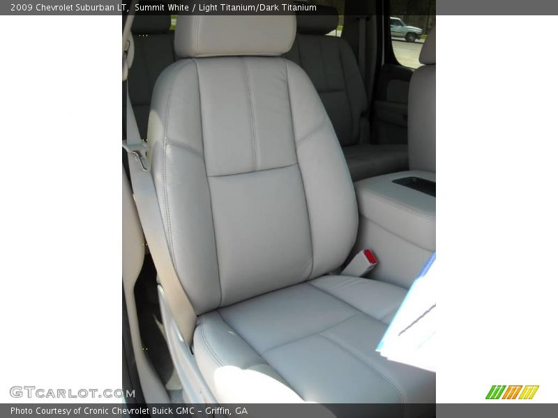 Summit White / Light Titanium/Dark Titanium 2009 Chevrolet Suburban LT