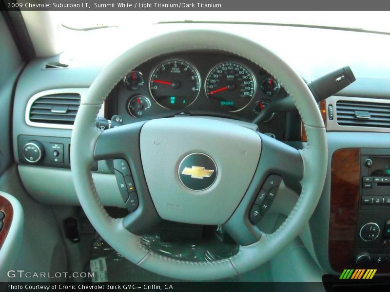 Summit White / Light Titanium/Dark Titanium 2009 Chevrolet Suburban LT