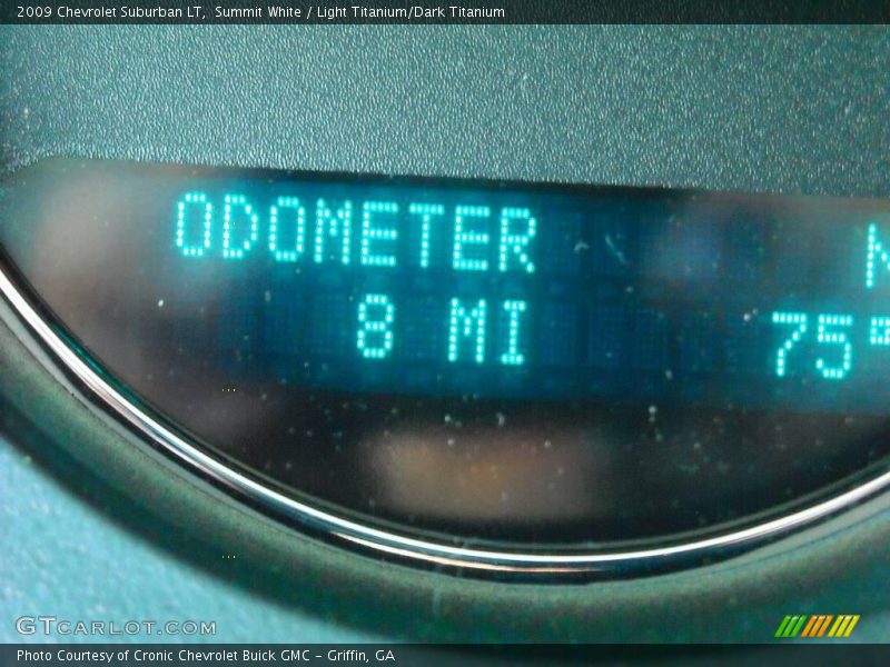 Summit White / Light Titanium/Dark Titanium 2009 Chevrolet Suburban LT