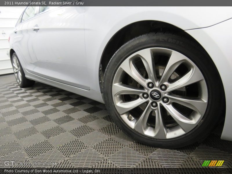 Radiant Silver / Gray 2011 Hyundai Sonata SE