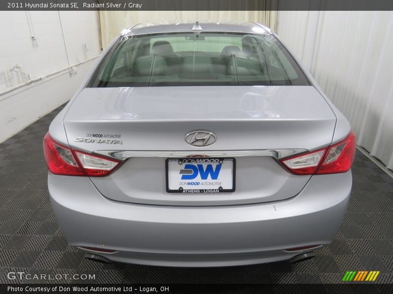 Radiant Silver / Gray 2011 Hyundai Sonata SE