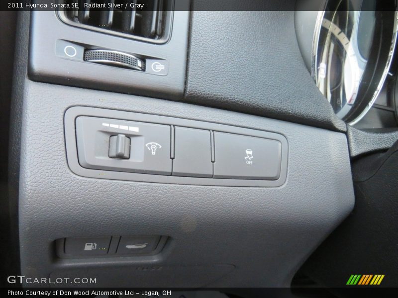 Radiant Silver / Gray 2011 Hyundai Sonata SE