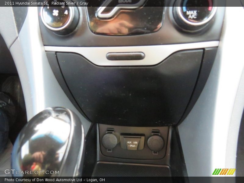 Radiant Silver / Gray 2011 Hyundai Sonata SE