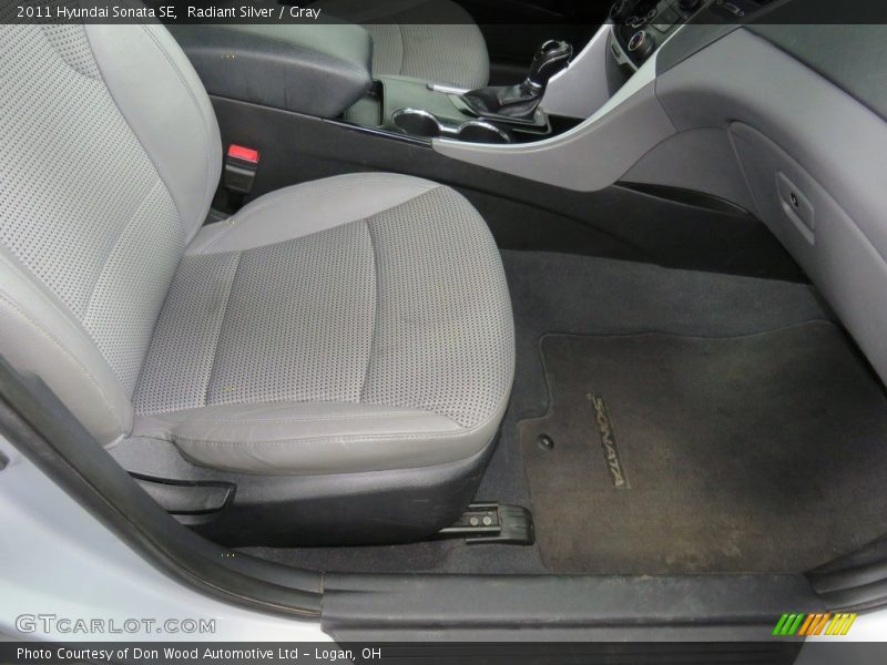 Radiant Silver / Gray 2011 Hyundai Sonata SE
