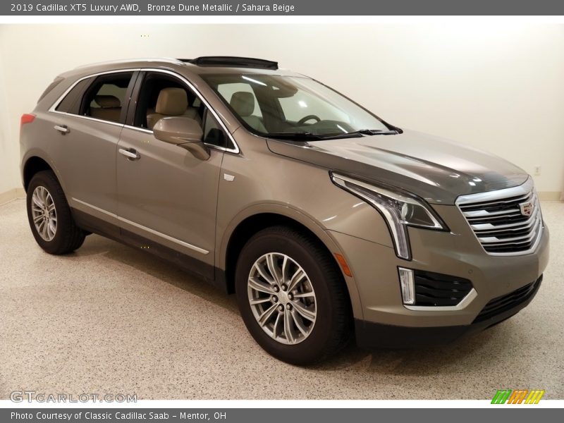Bronze Dune Metallic / Sahara Beige 2019 Cadillac XT5 Luxury AWD