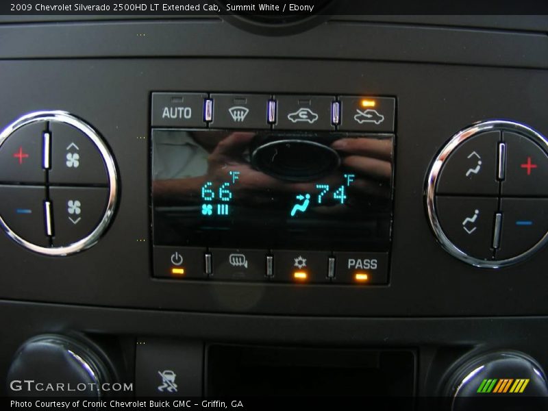 Summit White / Ebony 2009 Chevrolet Silverado 2500HD LT Extended Cab