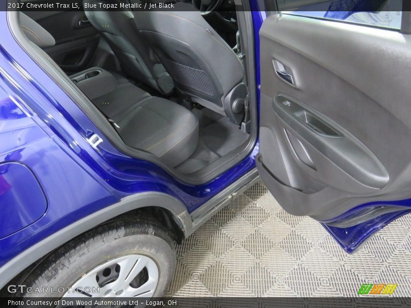 Blue Topaz Metallic / Jet Black 2017 Chevrolet Trax LS