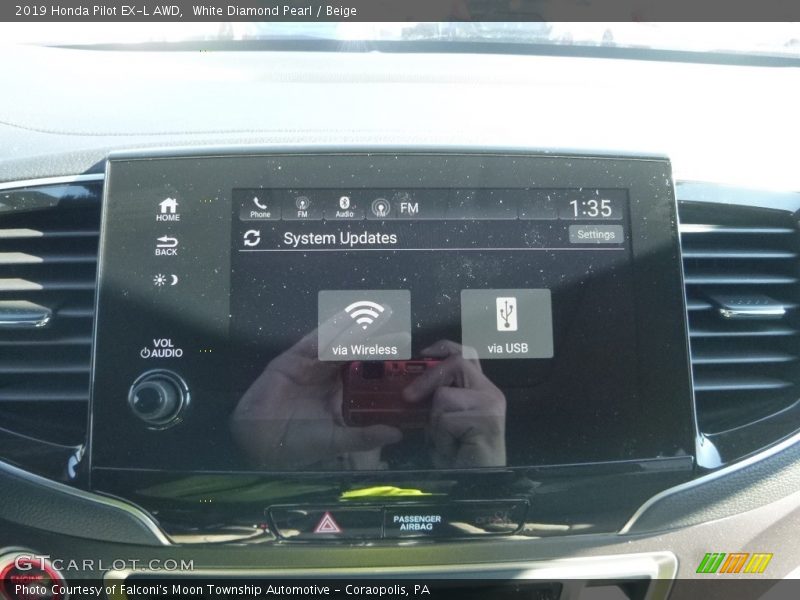 White Diamond Pearl / Beige 2019 Honda Pilot EX-L AWD