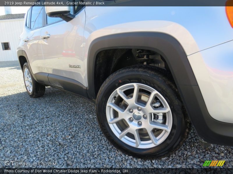 Glacier Metallic / Black 2019 Jeep Renegade Latitude 4x4