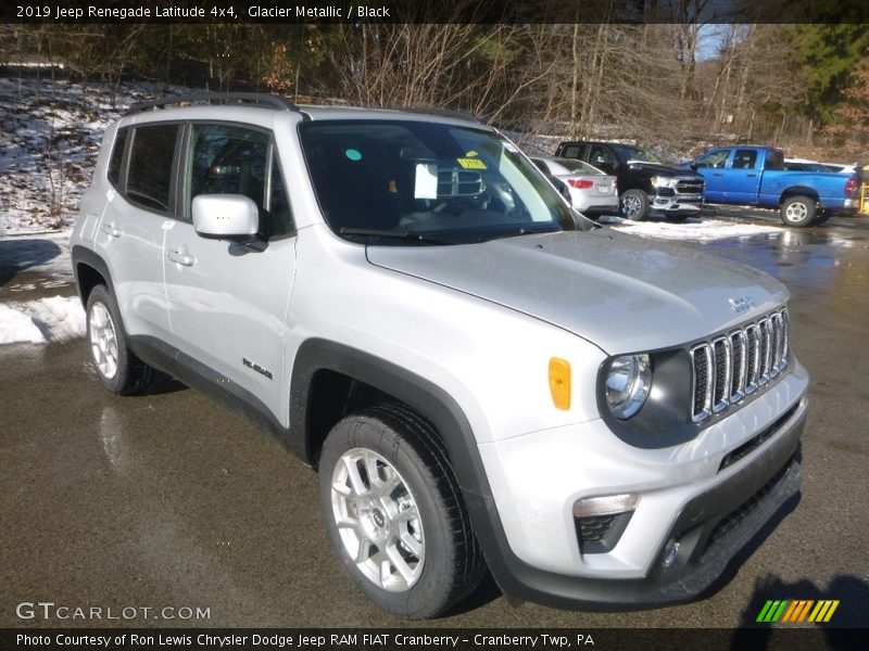 Front 3/4 View of 2019 Renegade Latitude 4x4