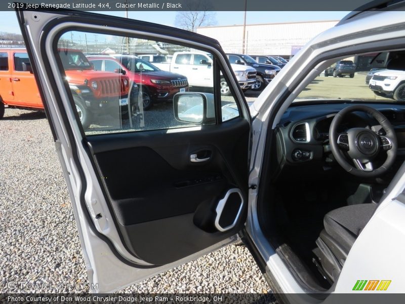 Glacier Metallic / Black 2019 Jeep Renegade Latitude 4x4