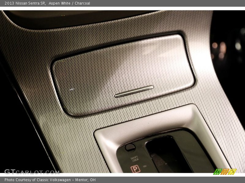 Aspen White / Charcoal 2013 Nissan Sentra SR