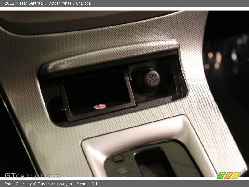 Aspen White / Charcoal 2013 Nissan Sentra SR