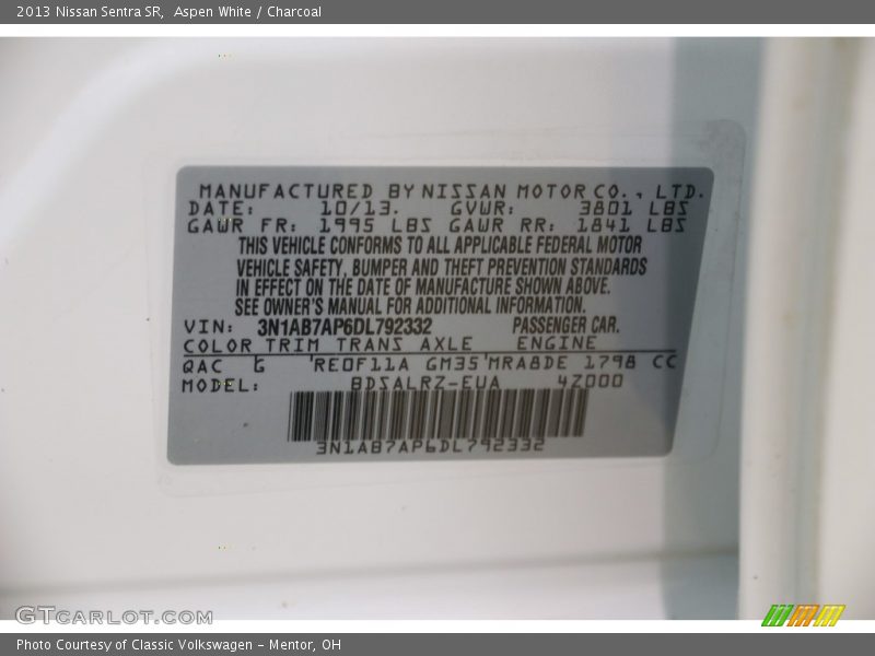 Aspen White / Charcoal 2013 Nissan Sentra SR