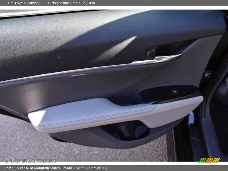 Midnight Black Metallic / Ash 2019 Toyota Camry XSE