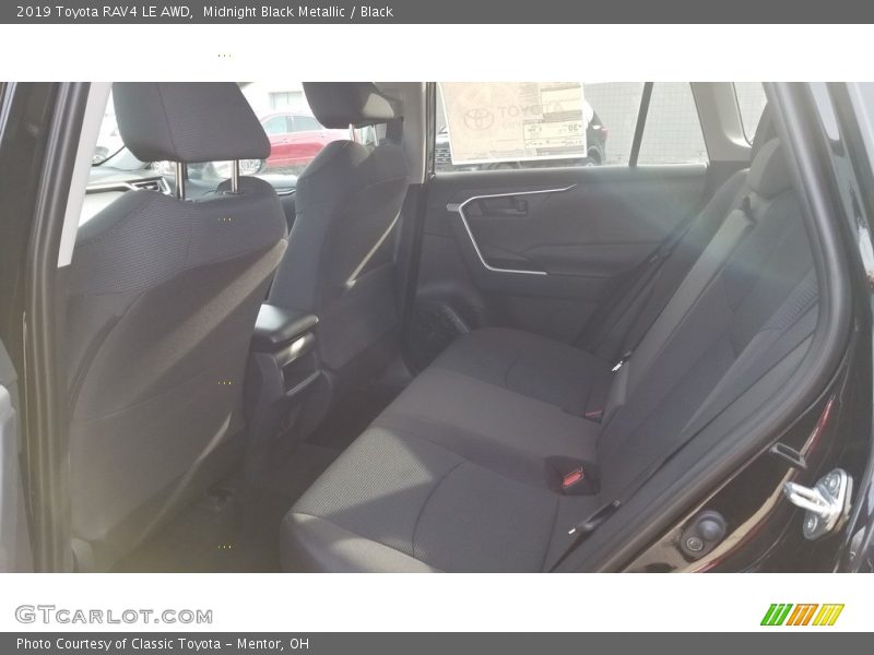 Midnight Black Metallic / Black 2019 Toyota RAV4 LE AWD
