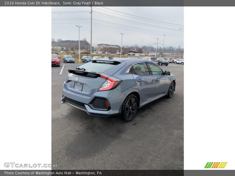 Sonic Gray Pearl / Black 2019 Honda Civic EX Hatchback