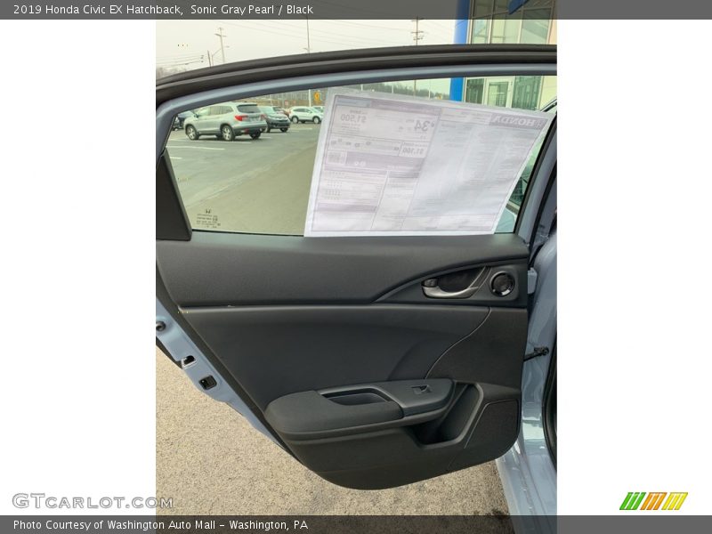 Sonic Gray Pearl / Black 2019 Honda Civic EX Hatchback