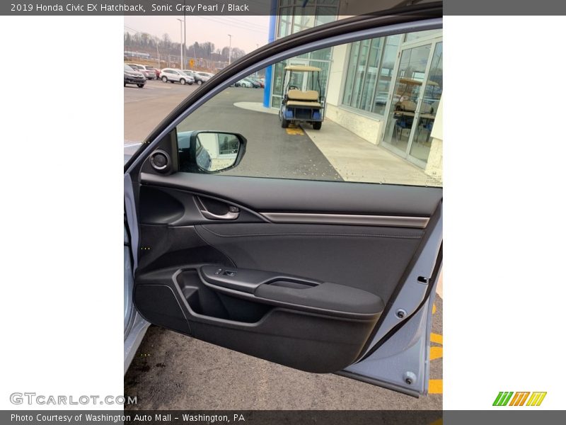 Sonic Gray Pearl / Black 2019 Honda Civic EX Hatchback