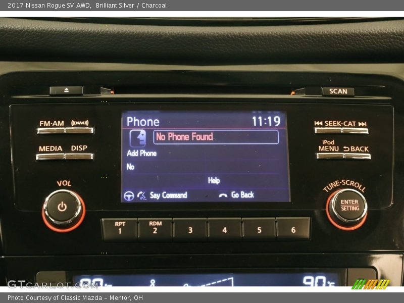 Brilliant Silver / Charcoal 2017 Nissan Rogue SV AWD