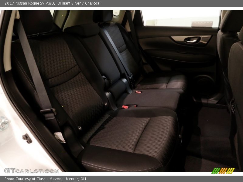 Brilliant Silver / Charcoal 2017 Nissan Rogue SV AWD