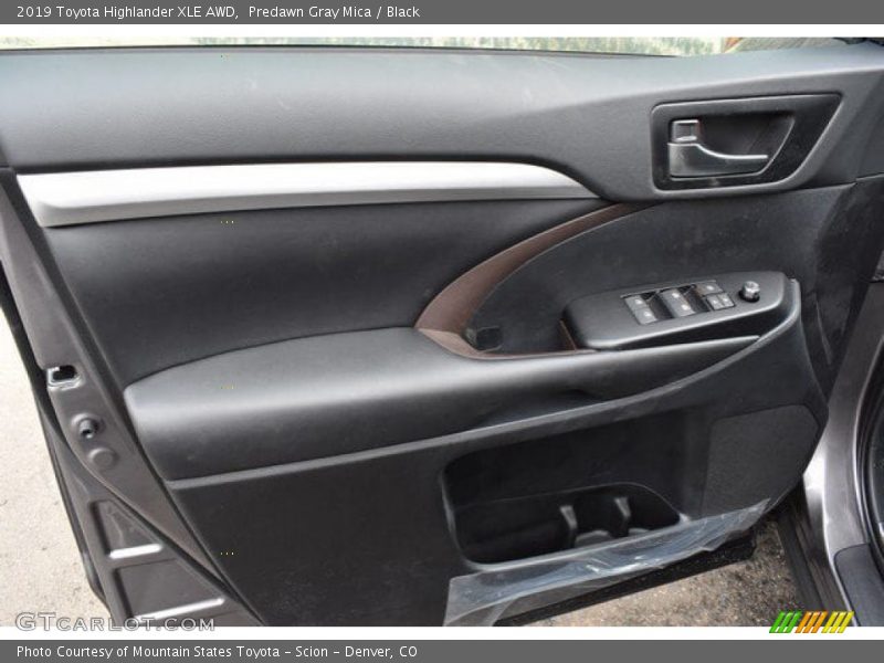 Predawn Gray Mica / Black 2019 Toyota Highlander XLE AWD
