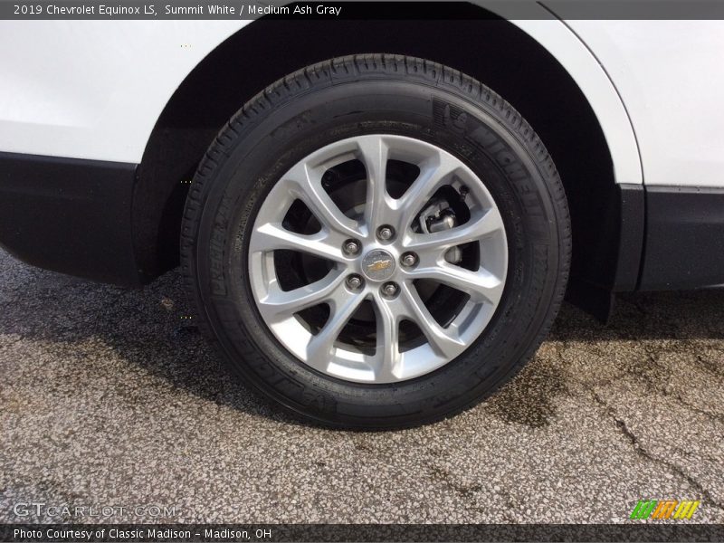 Summit White / Medium Ash Gray 2019 Chevrolet Equinox LS
