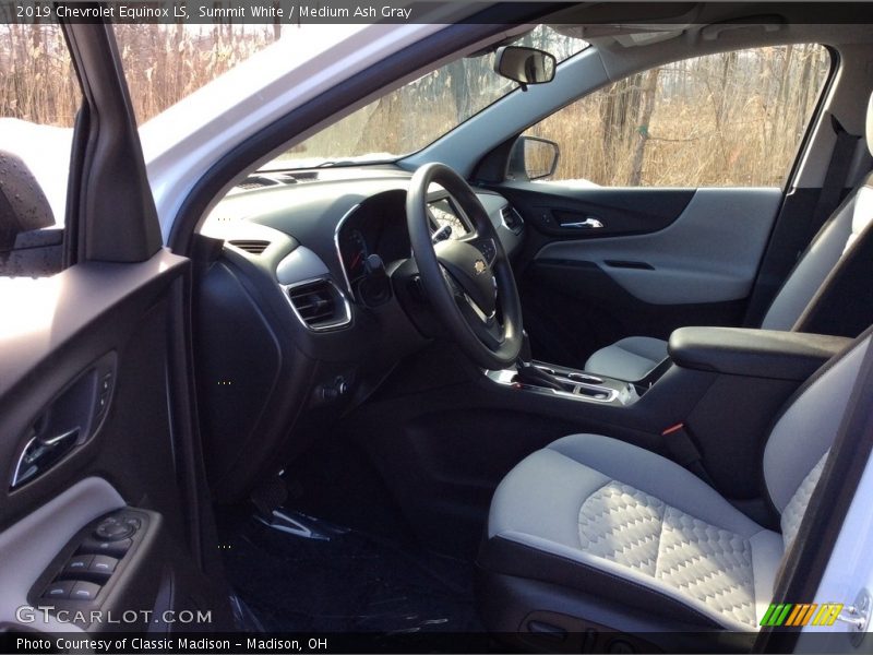 Summit White / Medium Ash Gray 2019 Chevrolet Equinox LS