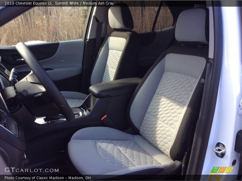 Summit White / Medium Ash Gray 2019 Chevrolet Equinox LS