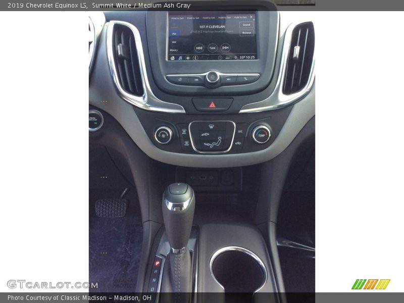 Summit White / Medium Ash Gray 2019 Chevrolet Equinox LS