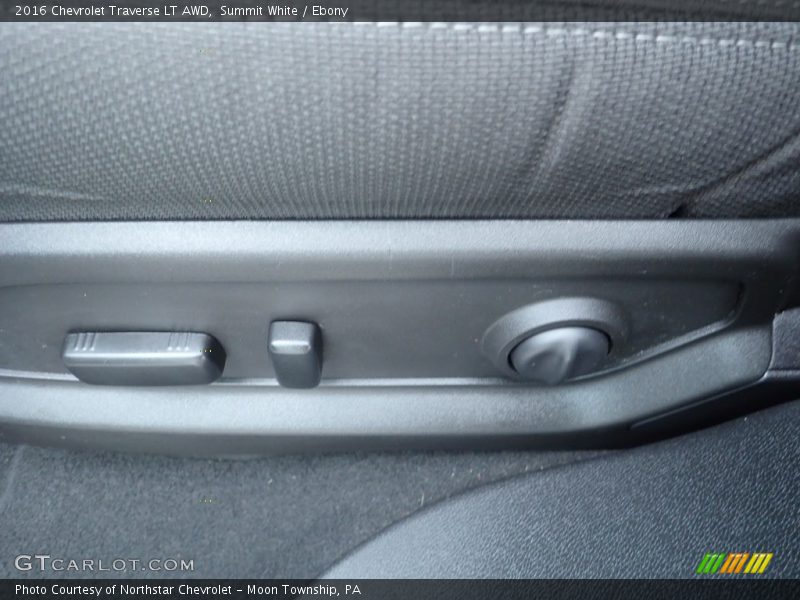 Summit White / Ebony 2016 Chevrolet Traverse LT AWD