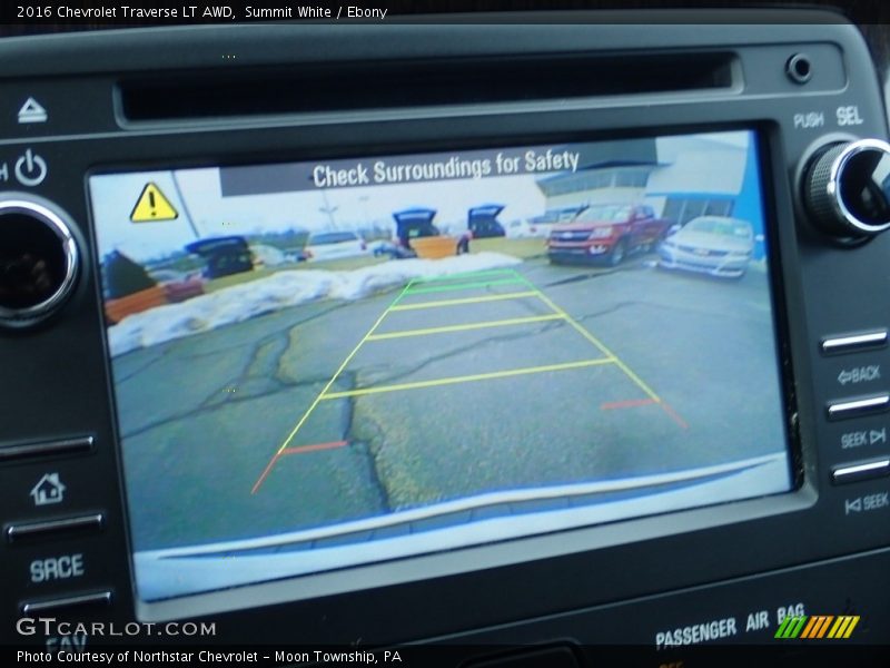 Summit White / Ebony 2016 Chevrolet Traverse LT AWD