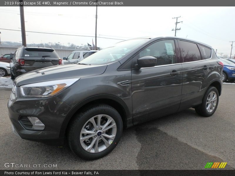 Magnetic / Chromite Gray/Charcoal Black 2019 Ford Escape SE 4WD