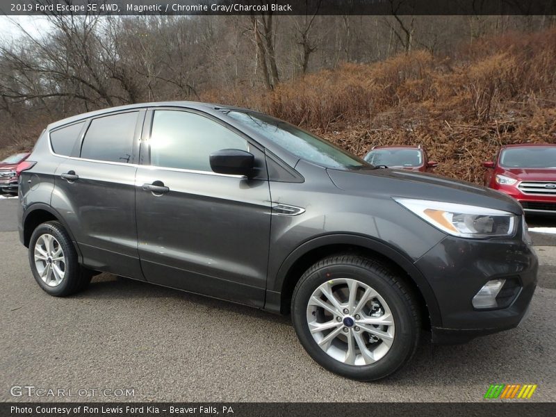 Magnetic / Chromite Gray/Charcoal Black 2019 Ford Escape SE 4WD